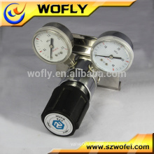 Co2 pressure regulator for beer cylinder